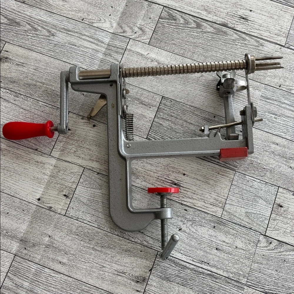 Pampered Chef Apple Peeler‎ Corer & Slicer